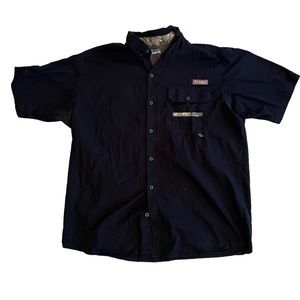 Men’s PHG Columbia shirt.